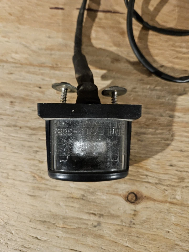 Luz de matrícula Kawasaki OEM Vulcan Vn900 23016-0010 Foto 3 de 4