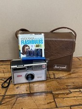 Vintage Kodak Instamatic 100 Film Camera with Flashbulbs  Case Untested