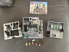 LEGO Creator Expert Brick Bank 10251 Minifigu...