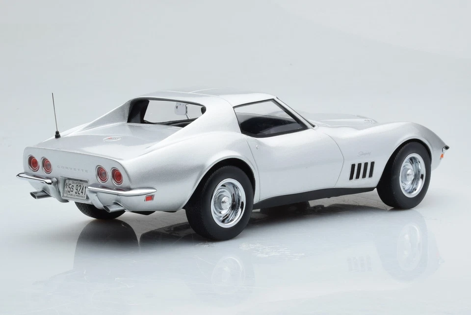 189032 Chevrolet Corvette C3 Coupe Silver Norev 1/18 - Photo 2/4