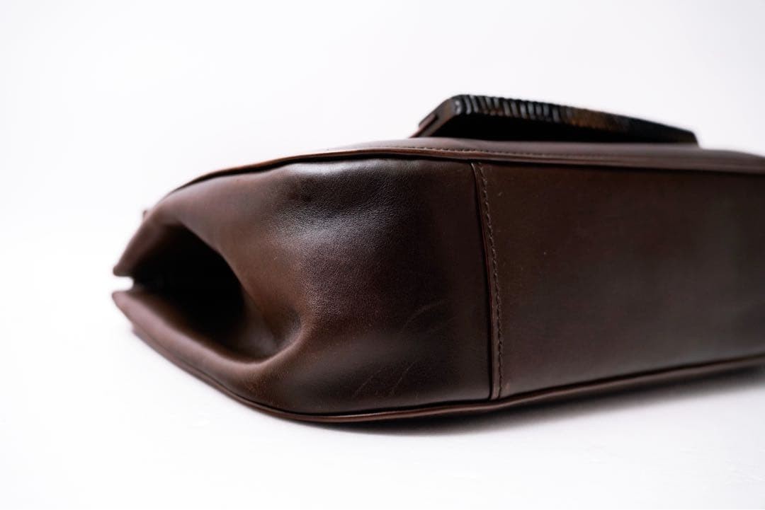 GUCCI Tom Ford Era Shoulder Bag Flaplock Leather Wood Brown Black Hardware Japan thumbnail 9