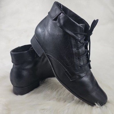 ST. JOHNS BAY 024-7913 Black Leather Ankle Booties Womens Size US 11M