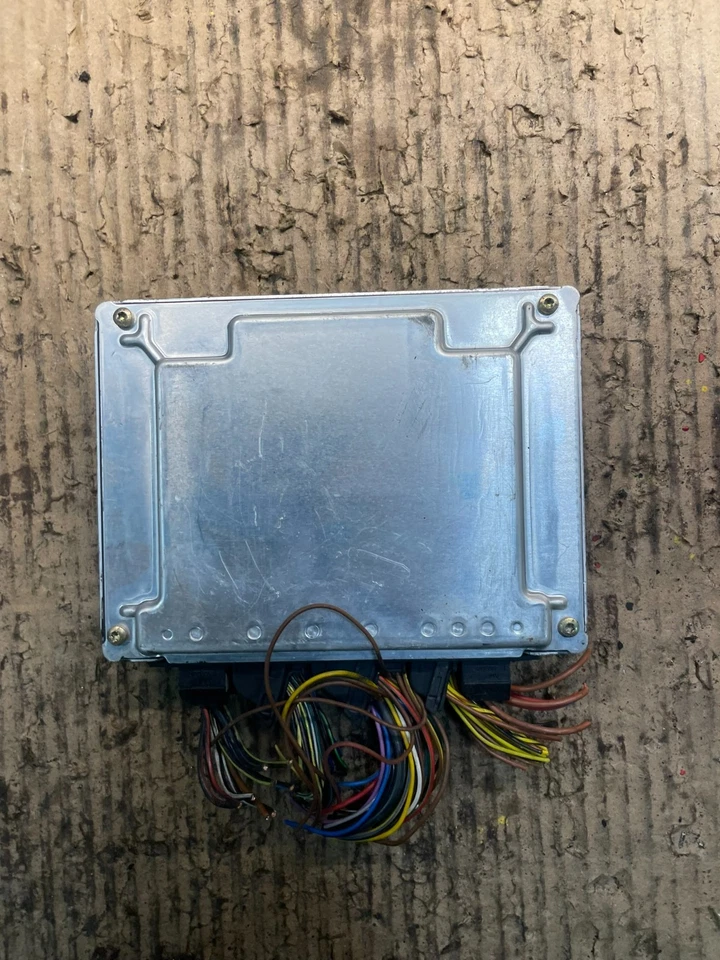 BMW X5 2001 a 2002 3..0L ECM ECU módulo de computadora de control del motor OEM U9152 DG Foto 3 de 4