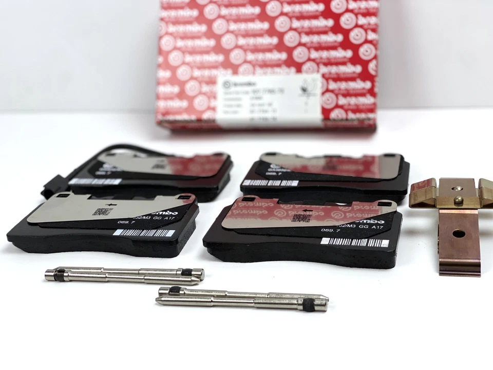 Juego de pastillas de freno delanteras Maserati Ghibli Quattroporte Base - Genuinas Foto 2 de 4