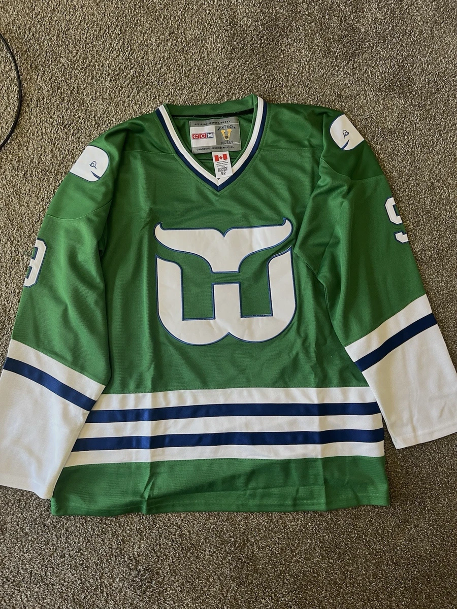 Maillot de hockey vintage Hartford Whalers CCM LNH taille M vert équipe Maillot de hockey vintage Hartford Whalers CCM LNH taille M vert équipe
