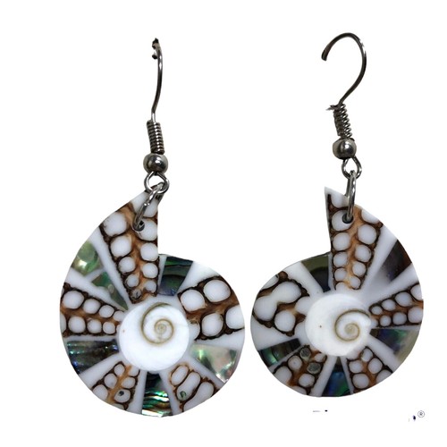 Elegant Shall Shape Earring with Real Mother of Shell Handcrafted Gorgeous - Picture 3 of 3
