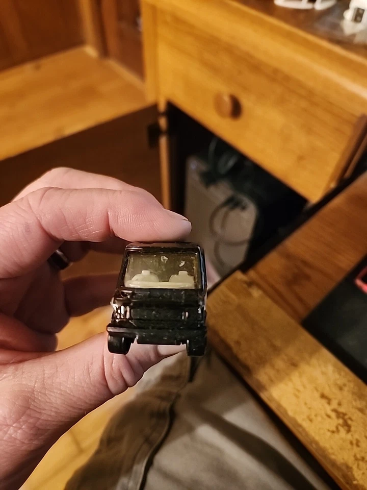 Furgoneta vintage Maisto Mercedes 307D LAPD - negra escala 1/64 suelta Foto 3 de 4