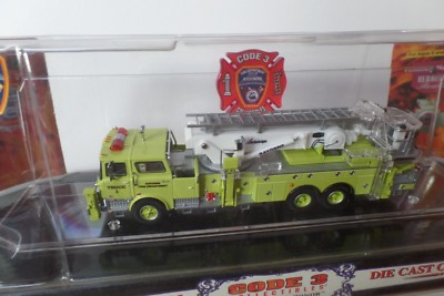 Code 3 Bayonne New Jersey Mack CF Aerialscope Tower Ladder 
