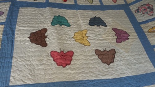 Antique Vintage Appliqued QUILT, BUTTERFLIES Blue Lattice, Multi-Color, 96"x84" - Picture 4 of 13