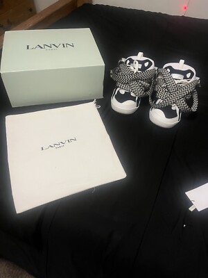 Lanvins Curb