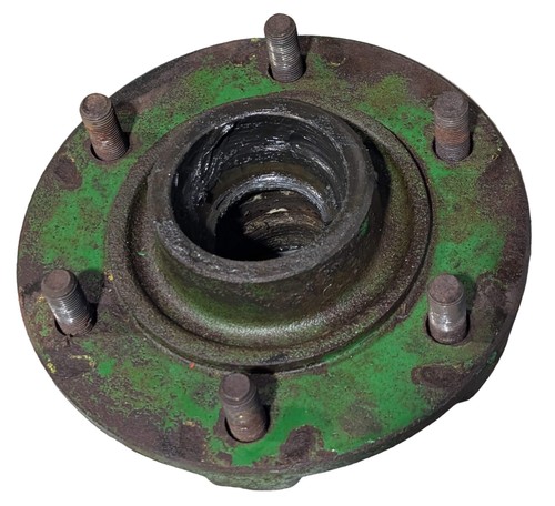Used Wheel Hub AE54615 John Deere 430 530 435 556 557 566 567 3800 3940 3950 120