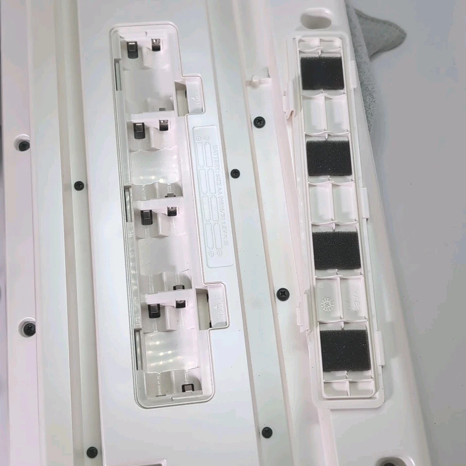 Roland Lucina Keyboard Synthesizer - Image 4 of 4