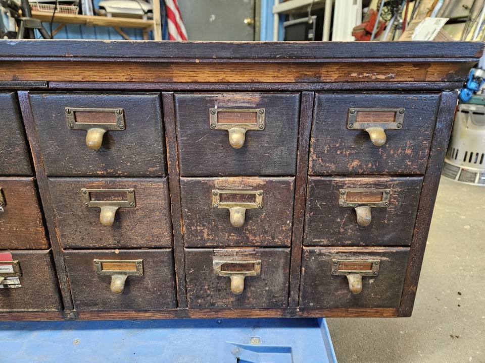 VINTAGE 18 DRAWER WOOD LIBRARY CARD CATALOG APOTHECARY PERFECT