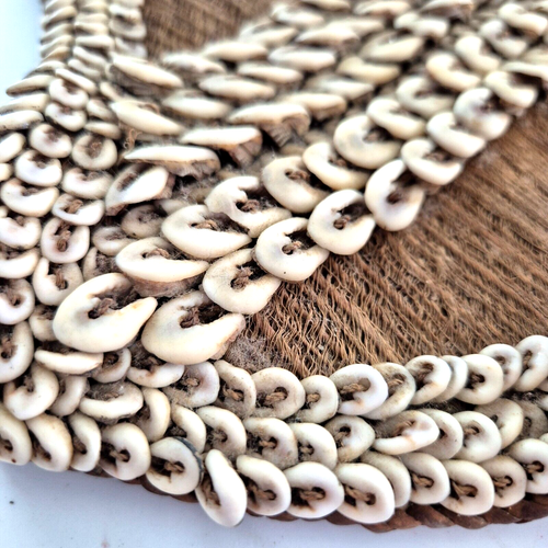 Vintage Coconut Fibre & Shell Mat 1970's Papua New Guinea Oceana Wall Art 27cm - Picture 3 of 7