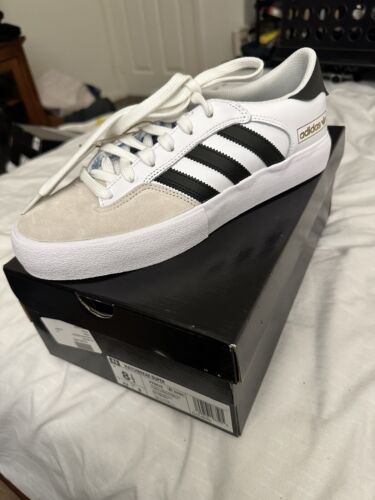 Adidas Matchbreak Super White/Black/Gum Skateboard Shoes FY0510 Men’s 8.5- NWT