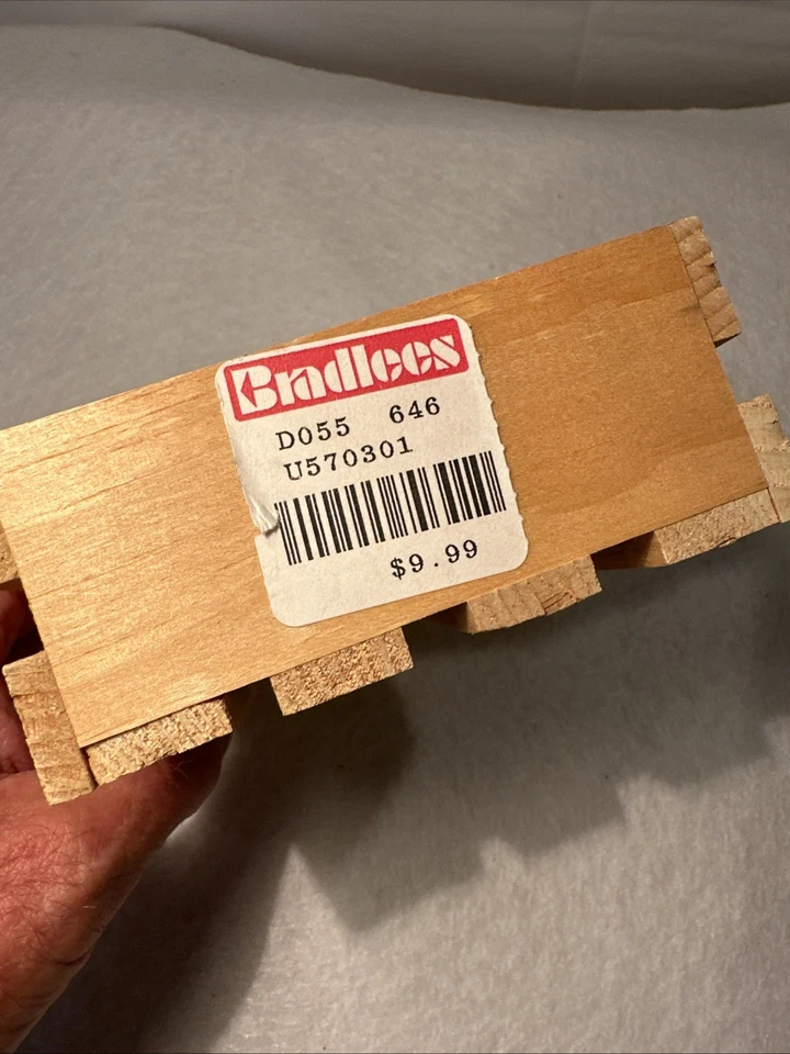 Vintage New Handkerchiefs Set of 3 With Wood GIFT BOX From Bradlees - Image 3 of 4