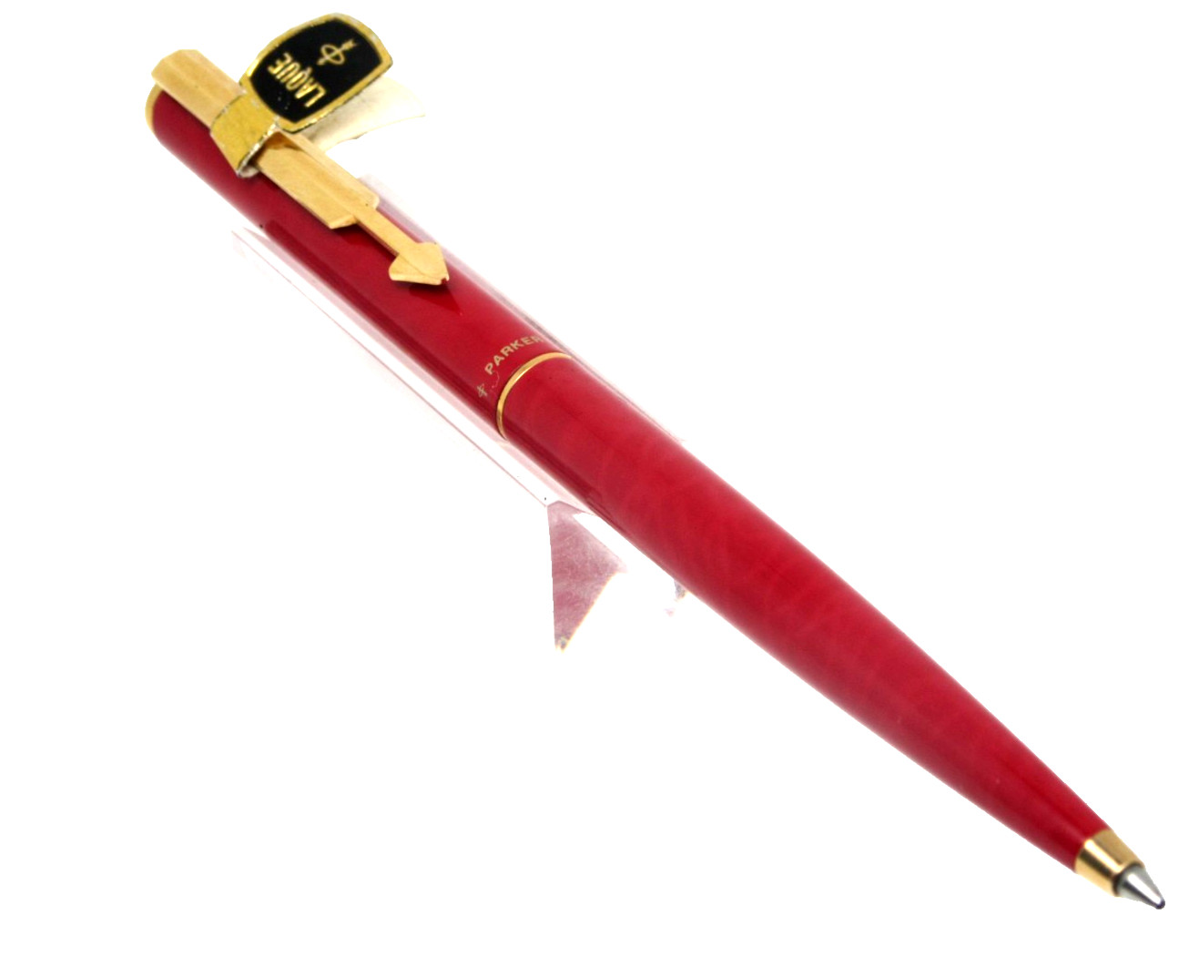 Stylo bille Parker 95 en laque rouge et attributs dorés pour une écriture raffinée
