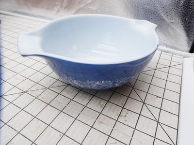 Vintage Pyrex 442 Colonial Mist Blue White Cinderella Mixing Bowl Qt 