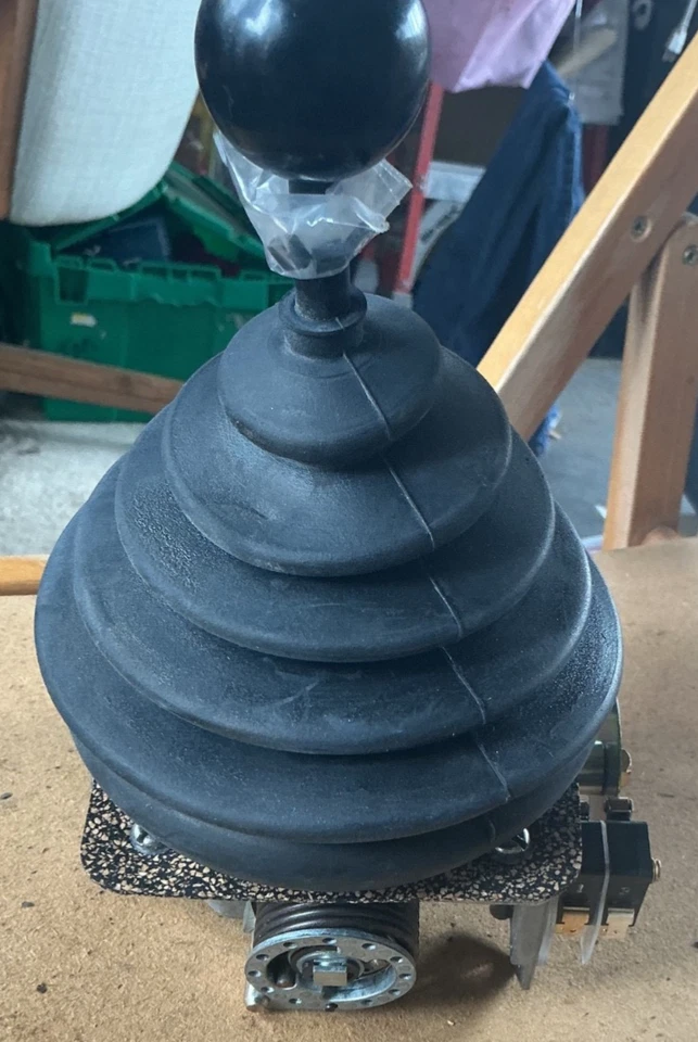 Controlador de elevación de pluma de snorkel # EJS3M6230, 3040492, ver fotos Foto 4 de 4