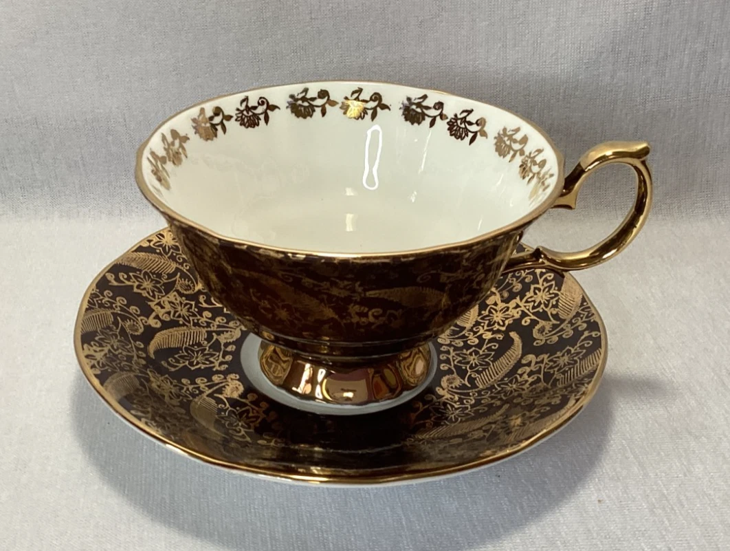 Staffordshire Tea Cup In Antique Ceramic & Porcelain Cups