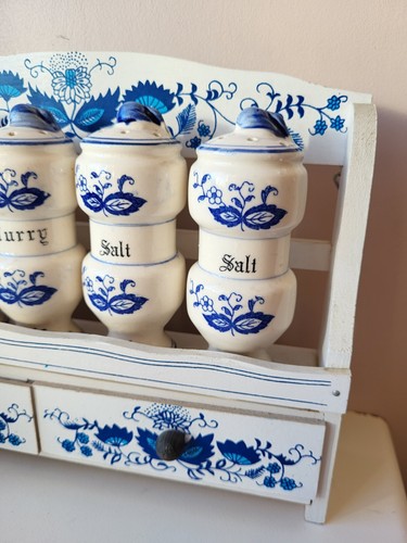 Vintage ARNART Blue Onion Six Spice Porcelain Jars w/ 2 Drawer Wood Rack Japan - Picture 12 of 12