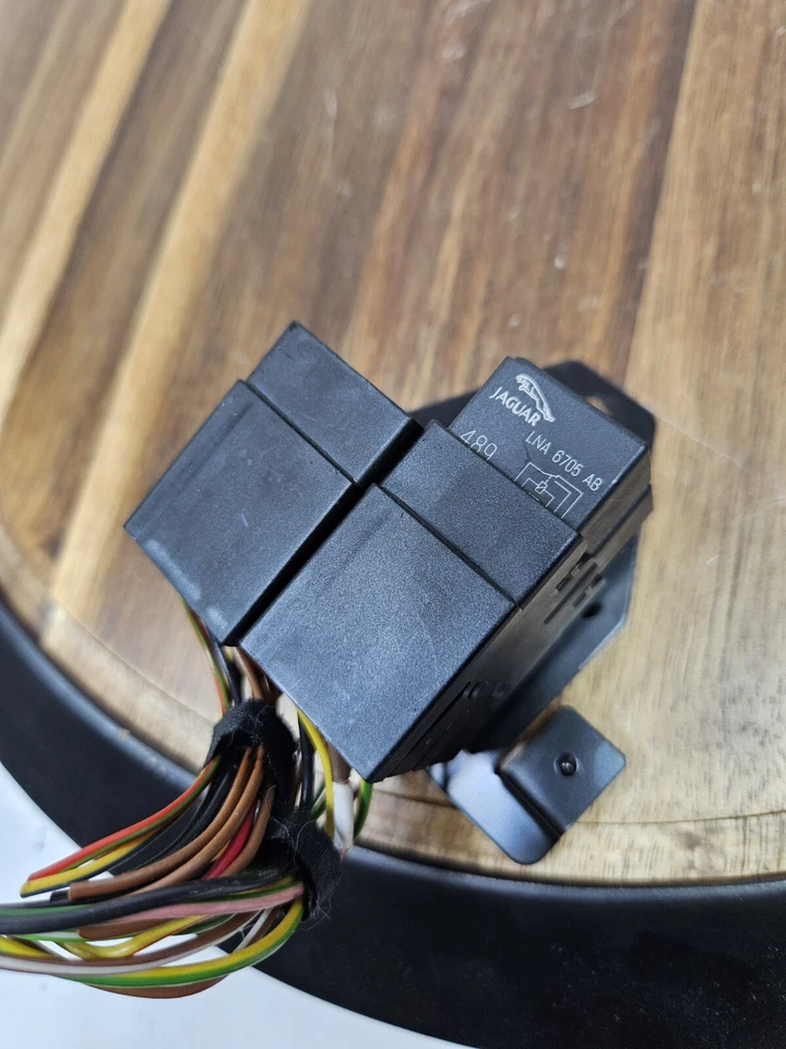 1998 1999 2000 2001-2003 JAGUAR XJ8 MICRO RELÉ JUEGO DE CONTROL P/N LNA6705AB OEM Foto 4 de 4