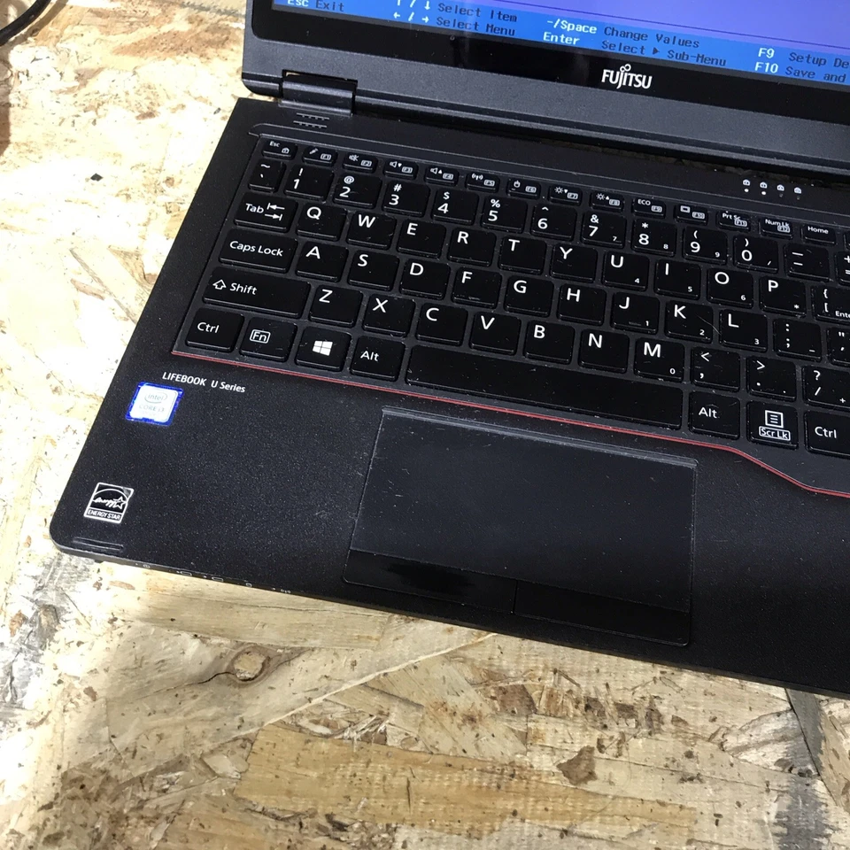 Fujitsu U729X i3 8145U 8 GB DDR4 128 GB NVME Win 11 12,5" 2-1 táctil, con bolígrafo B109 Foto 4 de 4