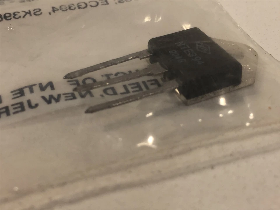 (12) NTE394 Silicon NPN Transistor Power Amp Hi Voltage Switch TO−3PN Lot of 12 - Image 4 of 4