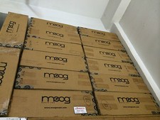 Moog Minimoog Voyager Old School 100  Analog Synth / 44keys in box,new //ARMENS