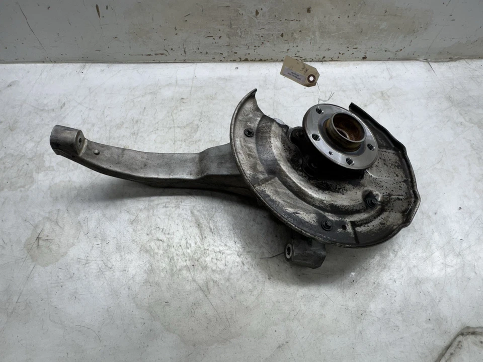 Volvo XC60 2018-2022 OEM buje nudillero eje lateral del pasajero delantero derecho Foto 2 de 4