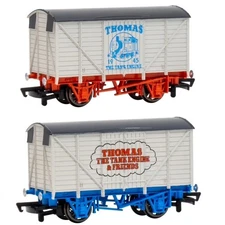 Bachmann HO Scale Thomas & Friends Set Of 2 Different 80th Anniversary Box Vans