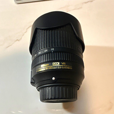 Nikon DX AF-S NIKKOR 18-140mm f/3.5-5.6G ED VR Lens w/ Hood Nikon F Auto/Manual
