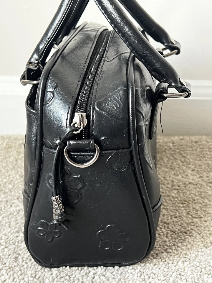 Cartera Vintage Y2K Vinilo Gótico Mariposa Flor con Anillo en D y Detalle de Hebilla Foto 2 de 4