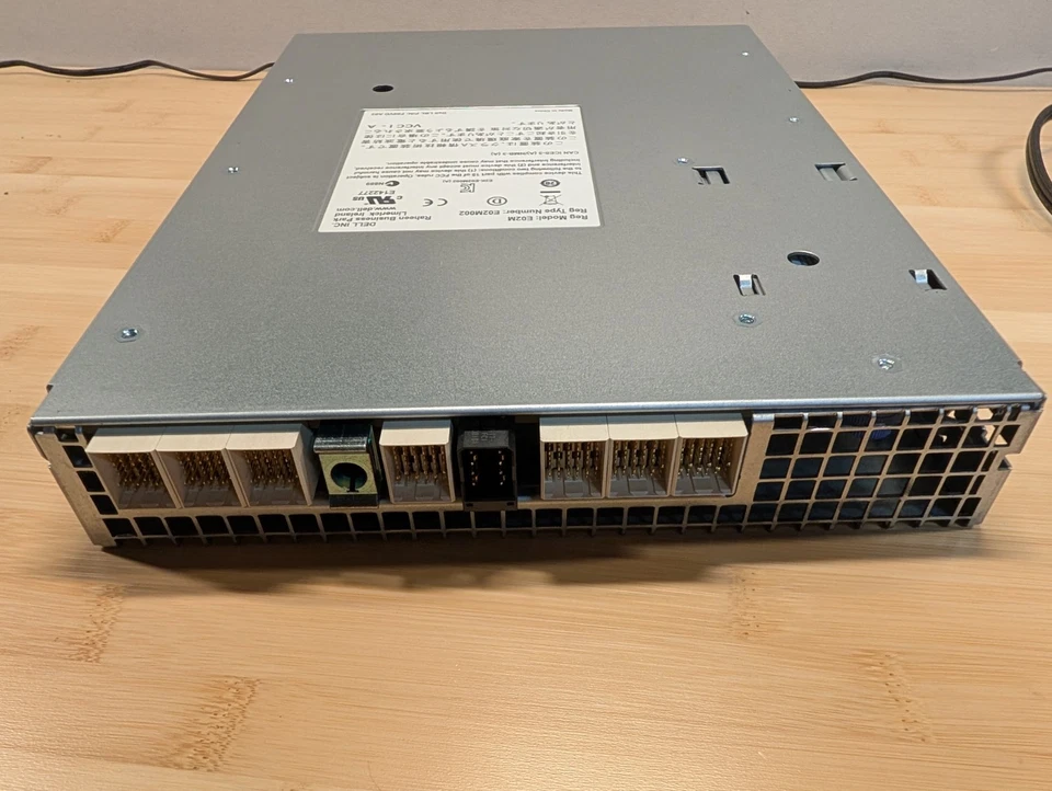 Controlador de almacenamiento Dell E02M005 PowerVault MD3400 12G-SAS-4 - usado Foto 3 de 3