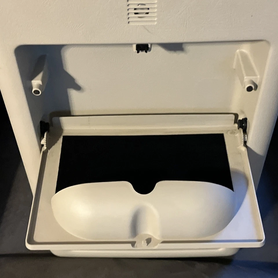 03-07 Hummer H2 Roof Overhead Storage Console Map Lamps 3 Compartment Oem - Image 3 of 4