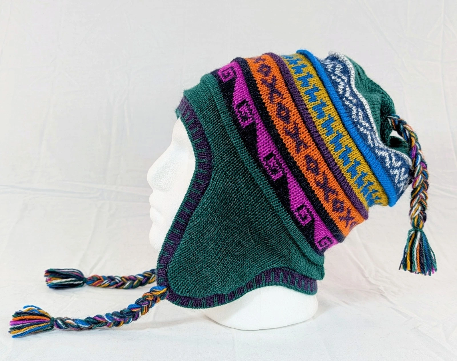 Soft Baby Alpaca Reversible Chullo Beanie Green Gray Unisex Colorful Boho Peru
Opens in a new window