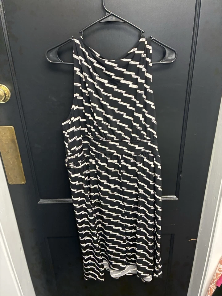 Vestido Lane Bryant para mujer 18/20 negro blanco elástico sin mangas envolvente Plus Foto 2 de 3