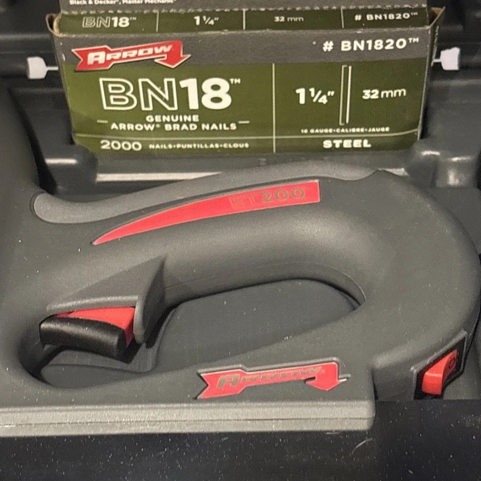 ARROW ET200 CLAVADORA Y ESTUCHE BRAD ELÉCTRICA DE ALTA RESISTENCIA CALIBRE 1 1/4" PROBADA Foto 3 de 4