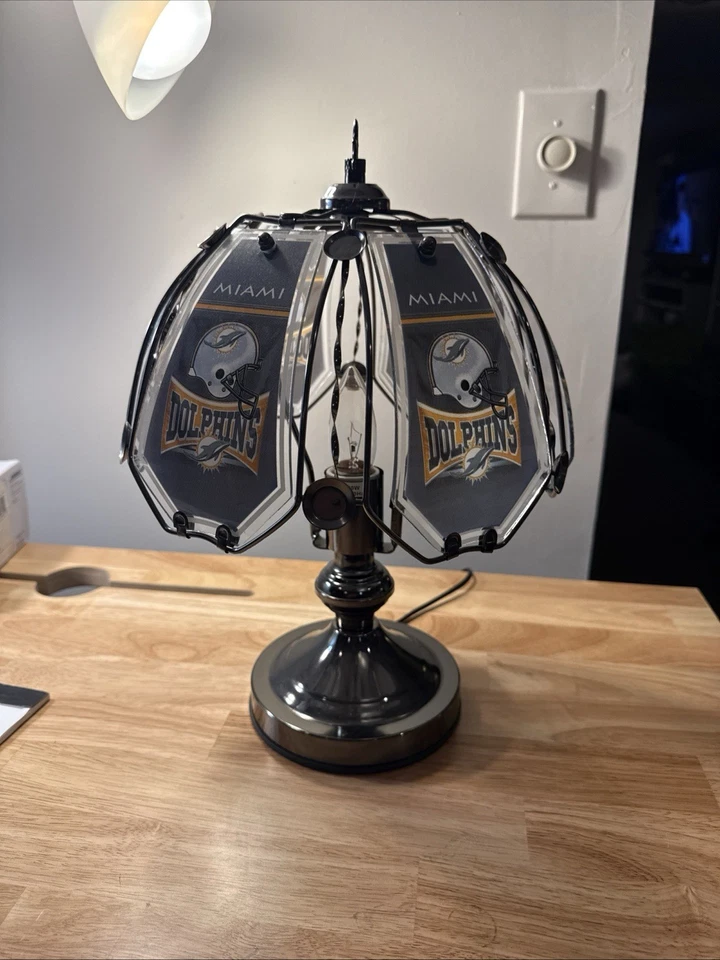 Новая сенсорная лампа со стеклянной панелью Miami Dolphins - Изображение 3 из 4