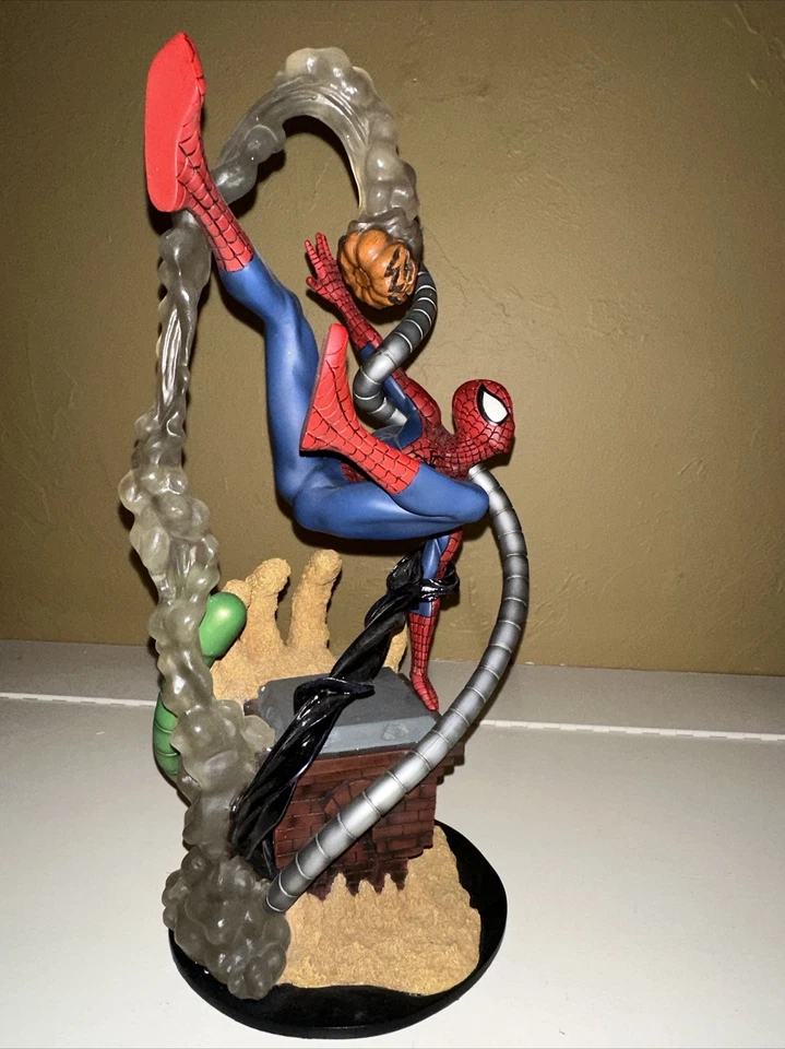 Статуэтка скульптура художественного убежища Marvel Milestones SPIDER-MAN (2004 Diamond Select) - Изображение 4 из 4