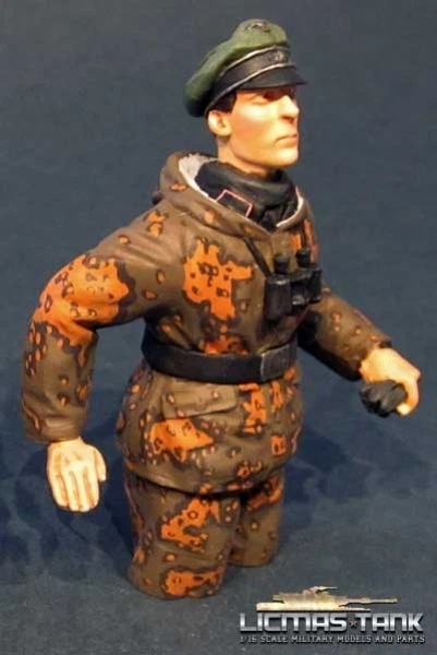 LICMAS Deutscher Panzer Kommandant Herbsttarn Brauntarn Figur Resin handbemalt 1:16
