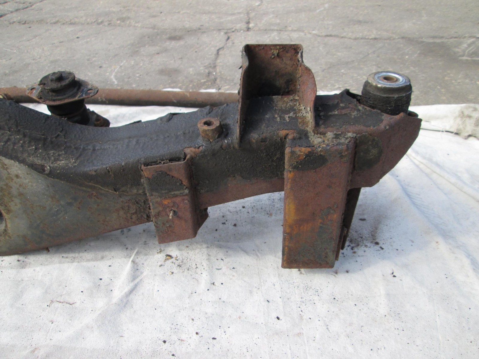Rolls Royce Silver Shadow T1 rear suspension cross member 1967 T1 (USED)