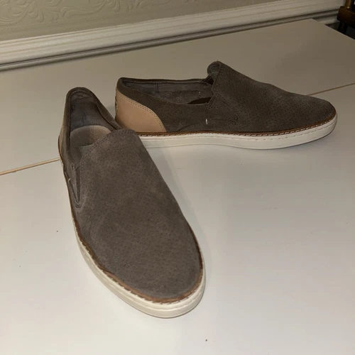 Mocassini Ugg slip on donna 7 5 marrone scamosciato oro sneaker piatta CAS 1019217