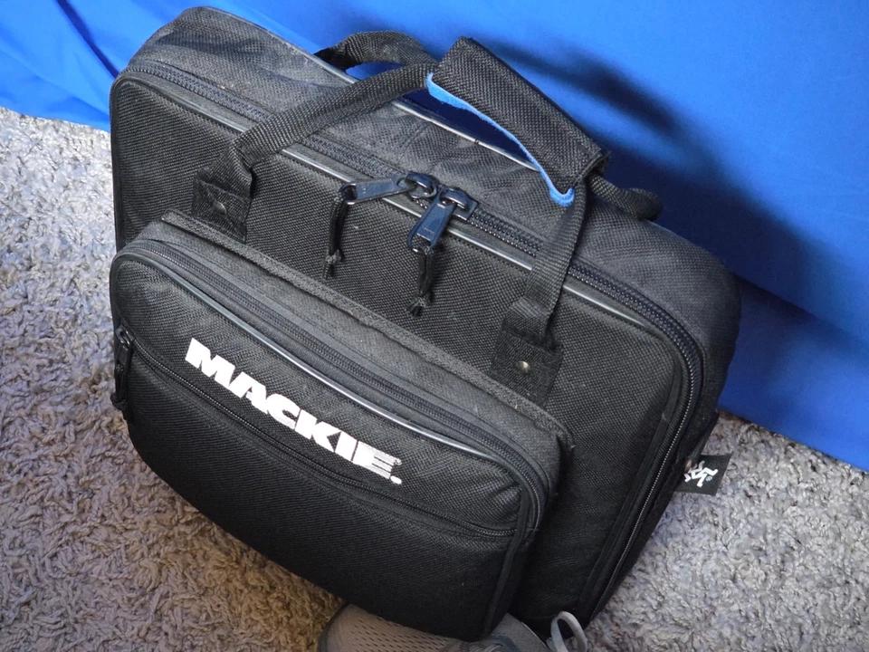 Best audio mixer? MACKIE 1402-VLZ Pro 14-Channel Mic/Line Mixer WITH padded bag. - Image 2 of 4