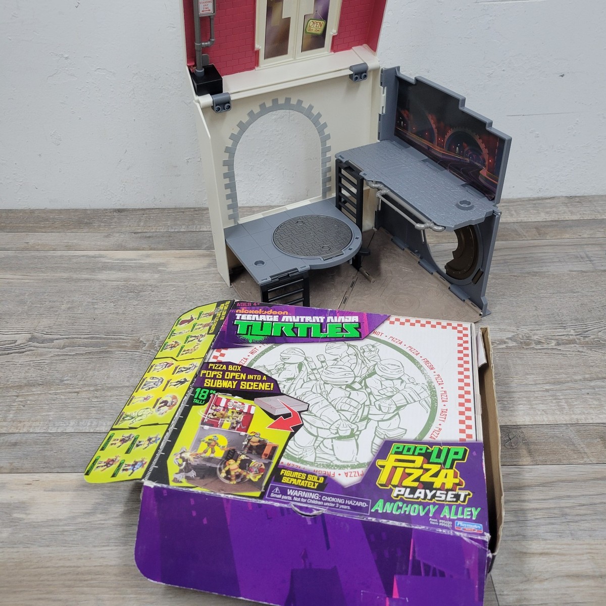 Playmates Teenage Mutant Ninja Turtles Anchovy Alley Pop-Up Pizza