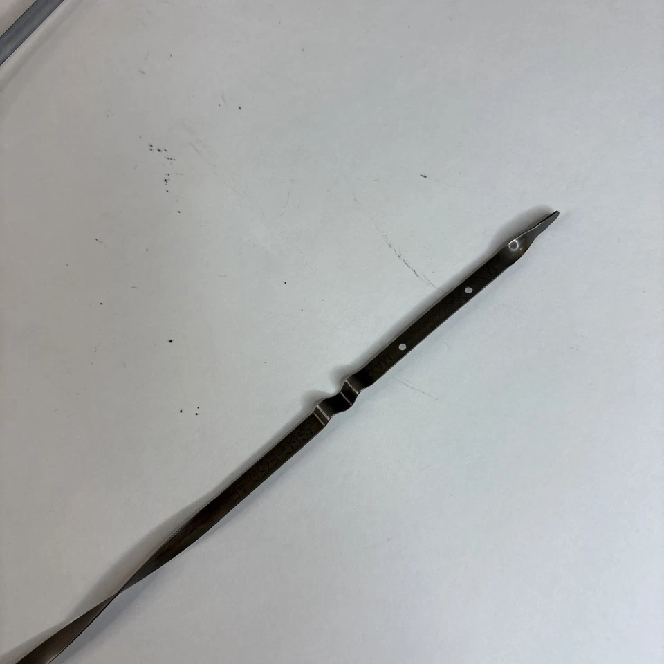 Индикатор уровня масла и коробки передач для двигателя Ford Focus 2,0 л 08–11 годов выпуска  - Изображение 4 из 4