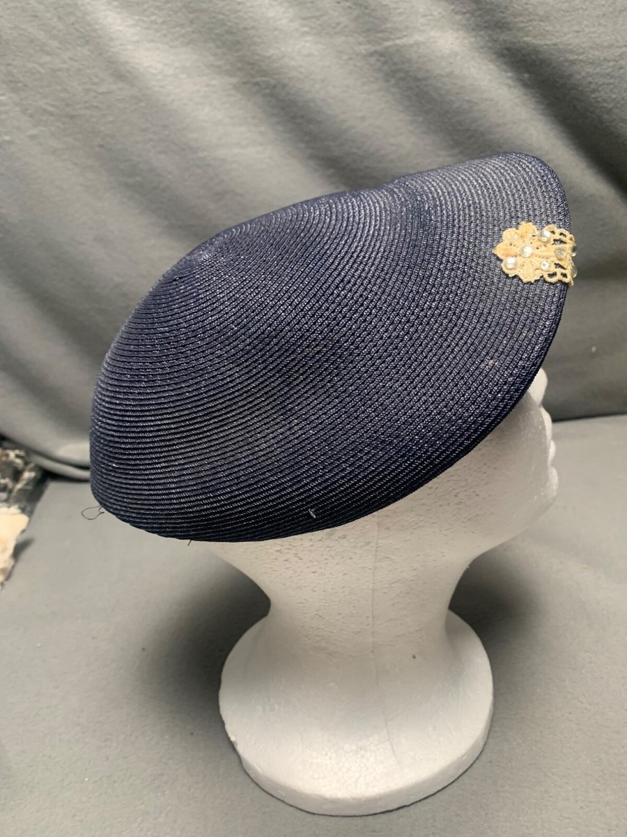 Vintage Navy Blue Velvet Hat by Donnybrook. Great condition well preserved.1960 Vintage Navy Blue Velvet Paneled Cloche Hat, 1960 main image 4