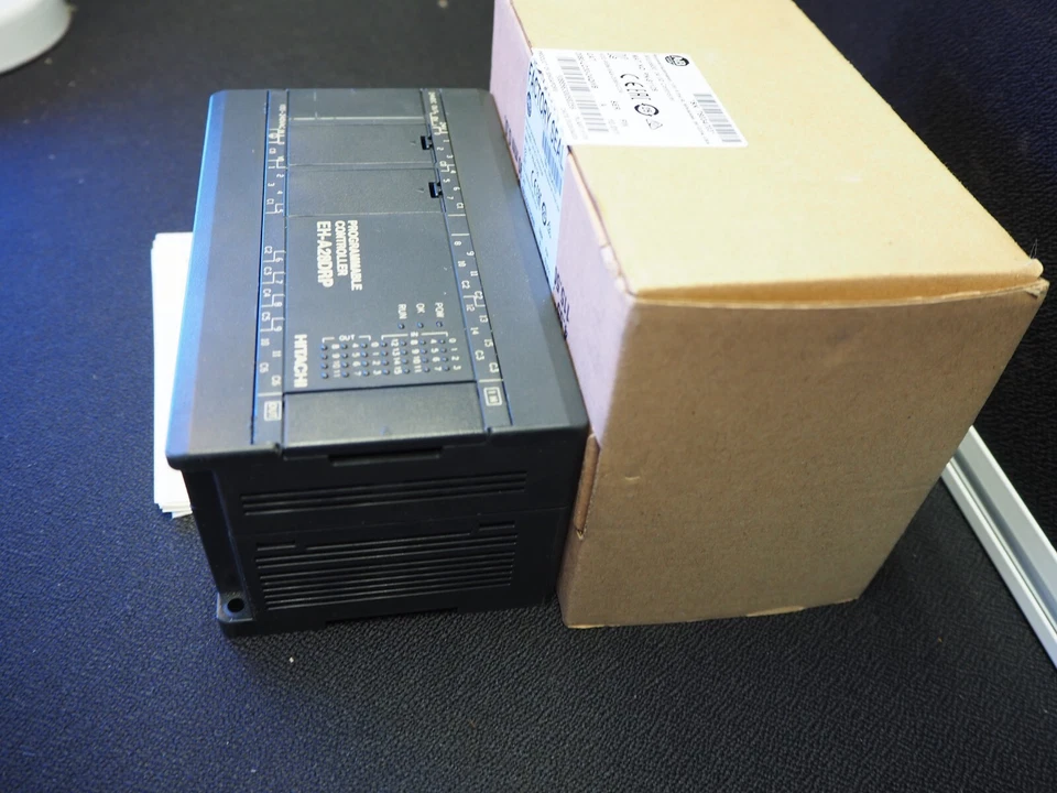 Hitachi Programmable Controller EH-A28DRP - NOS - Image 4 of 4