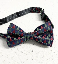 Holiday Traditions Christmas Tree Bow Tie