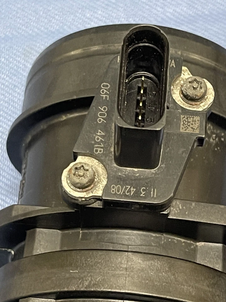 Used Original Mass Air Flow Sensor 2008-2013 Audi  Volkswagen 2.0L l4 06J906461B Foto 2 de 4